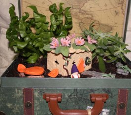 mini-suitcase-fairy-garden