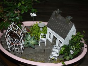 pink-vintage-tub-garden